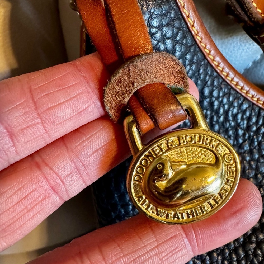 *Summer Clear Out* Dooney & Bourke Navy and Tan AWL Shoulder Bag - Picture 3 of 9